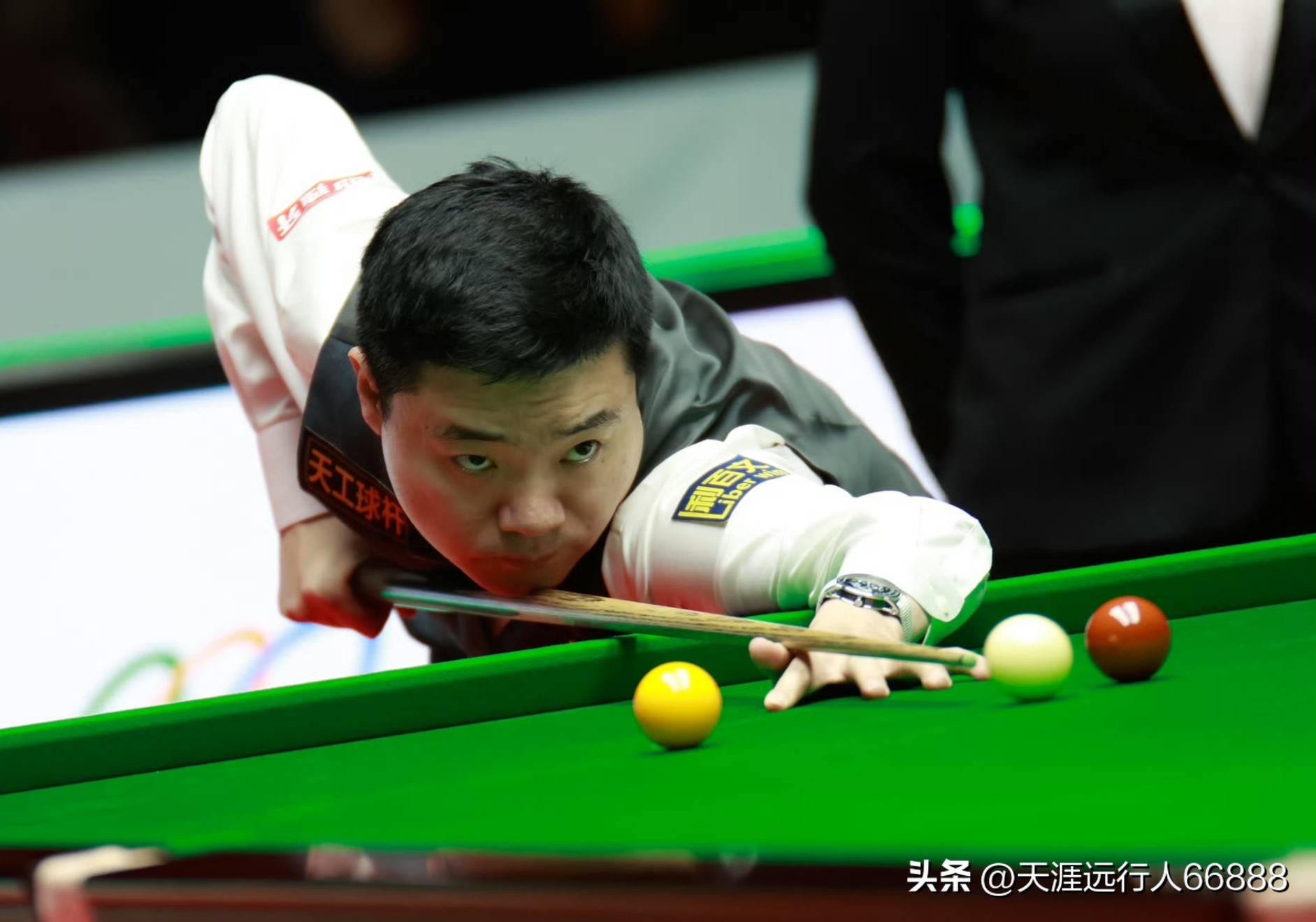 他也呼吁年 他也呼吁年